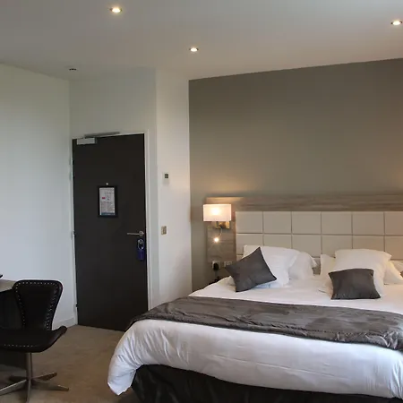 Hotel L'Esturgeon Poissy