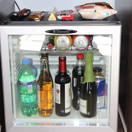 Hotel L'Esturgeon 4* Poissy