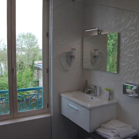 Hotel L'Esturgeon Poissy