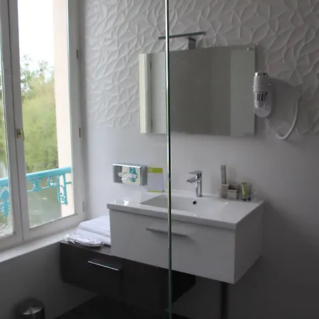 Hotel L'Esturgeon 4*