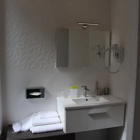 L'esturgeon Otel 4*