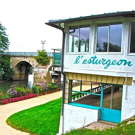 Hotel L'Esturgeon Ξενοδοχείο Πουασί