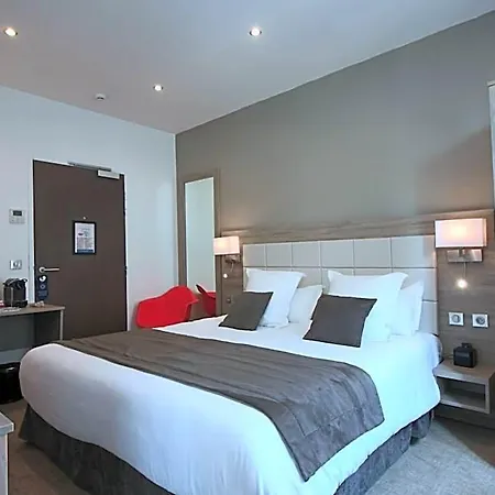 Hotel L'Esturgeon 4* Poissy