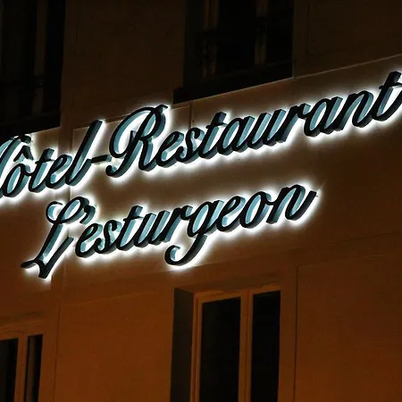 Szálloda L'esturgeon Poissy