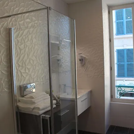 Hotel L'esturgeon Poissy
