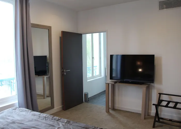 L'esturgeon Hotel Poissy